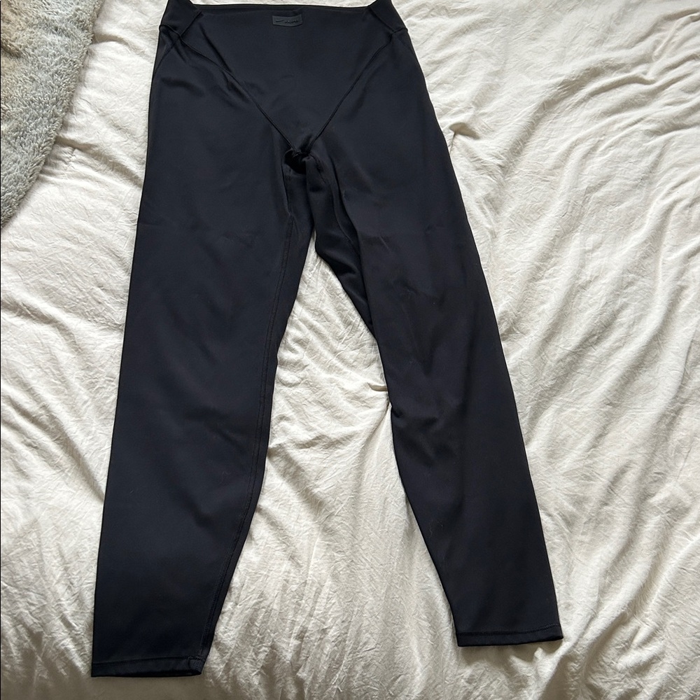 NikeSKIMS VLINE 26”LEGGING - Picture 4 of 6